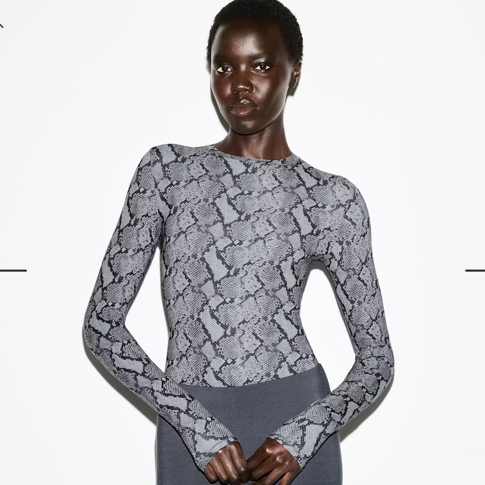 Skims Shadow Snake Print Long Sleeve bodysuit size xxs NWT sold out